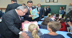2014-2015 Eğitim Öğretim Yılı Karnelerin Dağıtılması İle Son Buldu.
