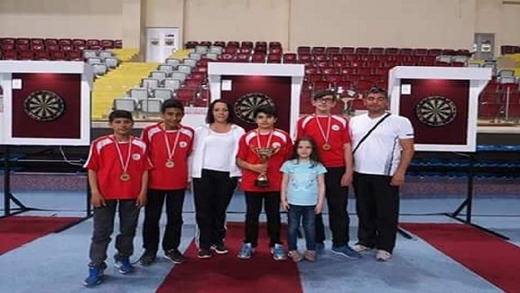 Bozüyük Yavuz Sultan Selim Ortaokulu Dart Yarışmalarında Türkiye Şampiyonu Oldu