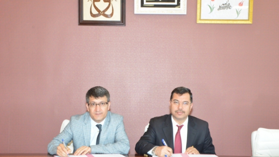 Bilecik Şeyh Edebali Üniversitesi ile İl Milli Eğitim Müdürlüğü Arasında Eğitim İşbirliği Protokolü İmzalandı.
