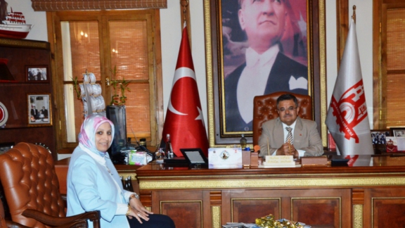 İl Milli Eğitim Müdürümüz Fazilet DURMUŞ´tan Belediye Başkanı Selim YAĞCI´ya Ziyaret