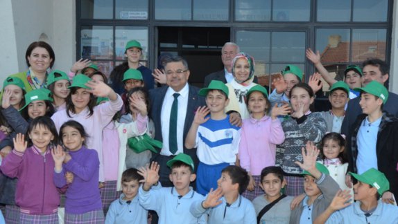 Pelitözü Ortaokulunda Yeşilay Haftası Kutlamaları ve Zeka Oyunları Sınıfı Açılışı Gerçekleştirildi.