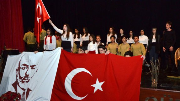 İstiklal Marşının Kabulü ve Mehmet Akif Ersoyu Anma Programı Şeyh Edebali Kültür ve Kongre Merkezinde Gerçekleştirildi