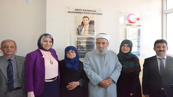 Şehit Kaymakam Muhammed Fatih Safitürk Ortaokulu Z-Kütüphanesi Anlamlı Bir Katılımla Açıldı.