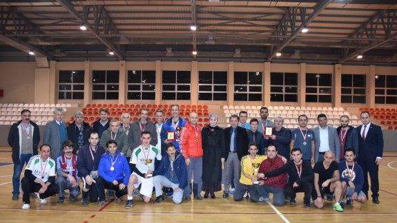 24 Kasım Öğretmenler Günü Etkinlikleri Kapsamında Müdürlüğümüzce Düzenlenen Futsal Turnuvamız Sona Erdi