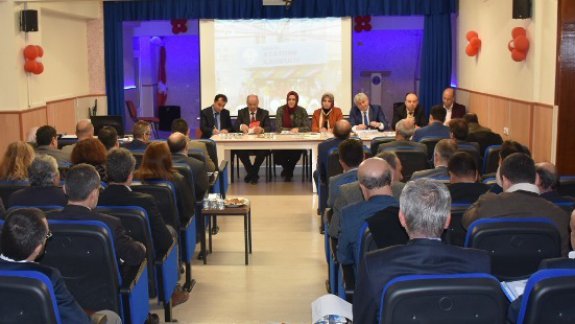 Merkez İlçe Okul-Kurum Müdürleri Toplantısı Atatürk İlkokulu Toplantı Salonunda Yapıldı