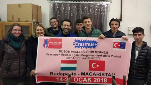 Bilecik Mesleki Eğitim Merkezi Öğrencileri Macaristanda Staj Çalışmalarına Başladı