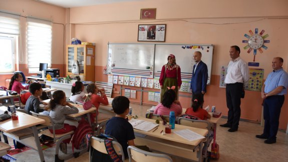 İl Milli Eğitim Müdürümüz Dr. Güsamettin Erdoğan Üç İlçemizde Okul Ziyaretleri Gerçekleştirdi