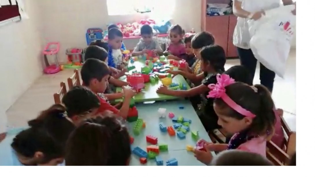 Bilecik'ten Şırnak Silopi Çukurca İlkokulu'na Sevgi Paketleri