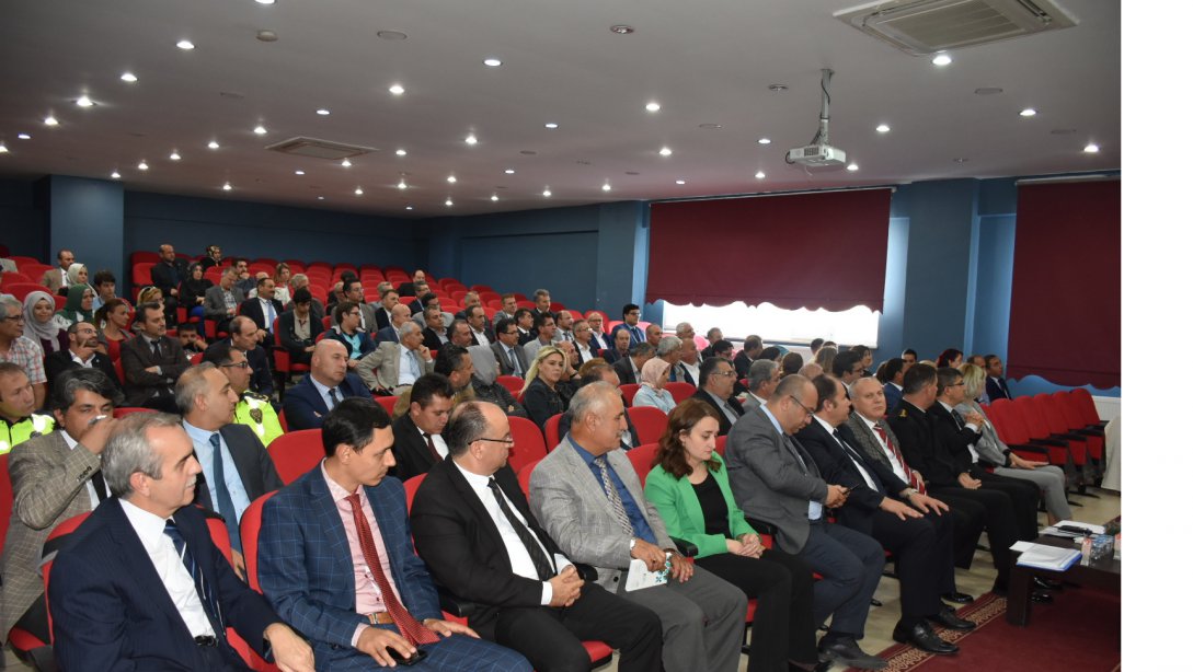 Bilecik Valisi Sayın Bilal Şentürk Başkanlığında İl Milli Eğitim Danışma Komisyonu Toplantısı Yapıldı