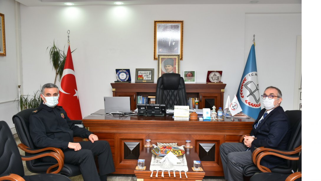 Bilecik Jandarma Eğitim Tugay Komutanı Tuğgeneral Recep YALÇINKAYA İl Milli Eğitim Müdürümüz Mustafa Sami AKYOL'u makamında ziyaret etti.