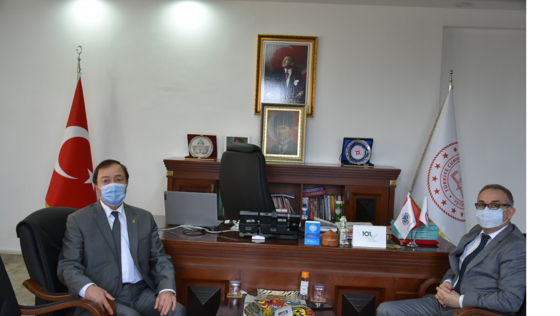 Esnaf ve Sanatkarlar Odası Başkanı Halit GÖLCAN, İl Milli Eğitim Müdürümüz Mustafa Sami AKYOL'u  Makamında Ziyaret Etti.