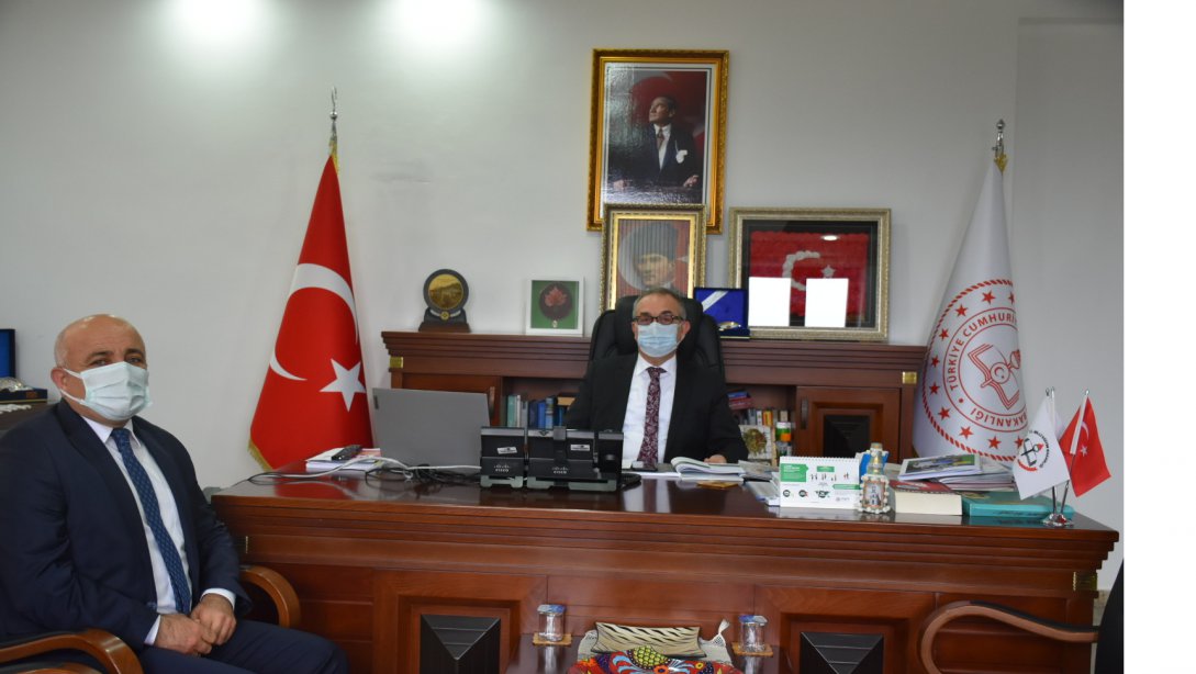 Bilecik El Sanatları Eğitim Merkezi Müdürü Aytekin YÖNTER, İl Milli Eğitim Müdürümüz Mustafa Sami AKYOL'u Ziyaret Etti.