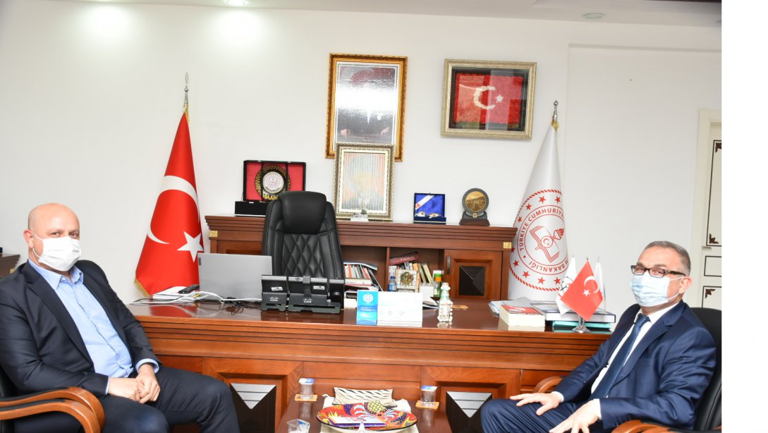 İlimiz Merkez Ziraat Bankası Müdürü Mehmet Tahir SAVAŞ, İl Milli Eğitim Müdürümüz Mustafa Sami AKYOL'u makamında ziyaret etti.