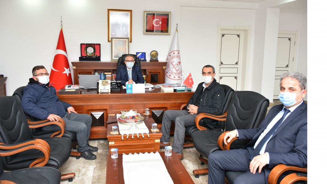 AK Parti Gölpazarı İl Genel Meclis Üyesi, İl Milli Eğitim Müdürümüz Mustafa Sami AKYOL'u ziyaret ettiler.