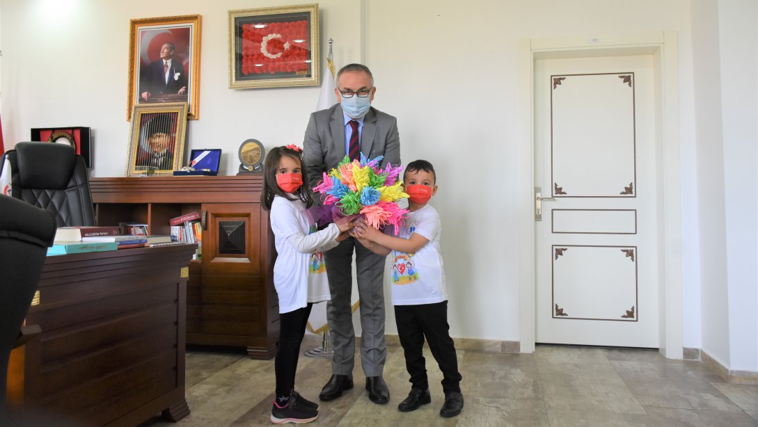 Anaokulu Öğrencilerinden İl Millî Eğitim Müdürümüz Mustafa Sami AKYOL'a Ziyaret
