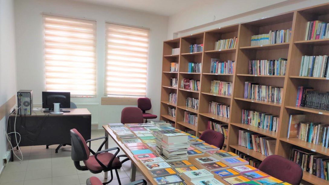 İlimizde ''1000 Okul Projesi''  Kapsamında 3 Okulumuzda Yenilenen Kütüphanelerimiz